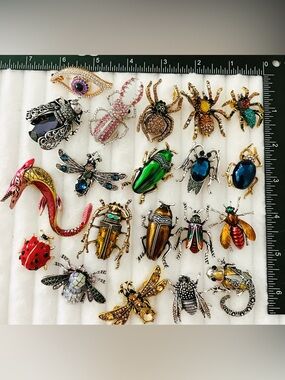 Lot 20 Insect Bug Brooch Set Rhinestone Enamel Beetle Spider Scorpion Jewelry